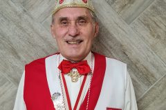 Elmar-Theisen-Minister-fuer-Volksgesang-und-Quetschkommodequaeler